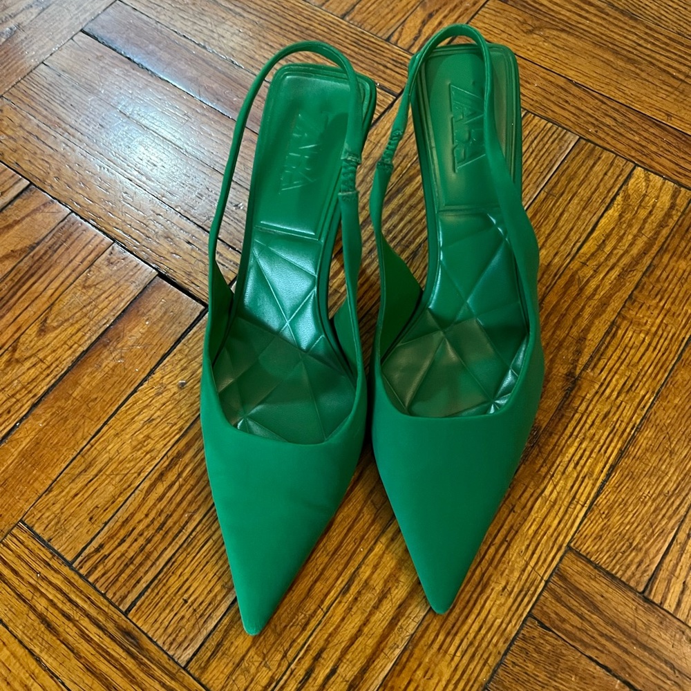 Zara. Size 40. Green. Great condition.